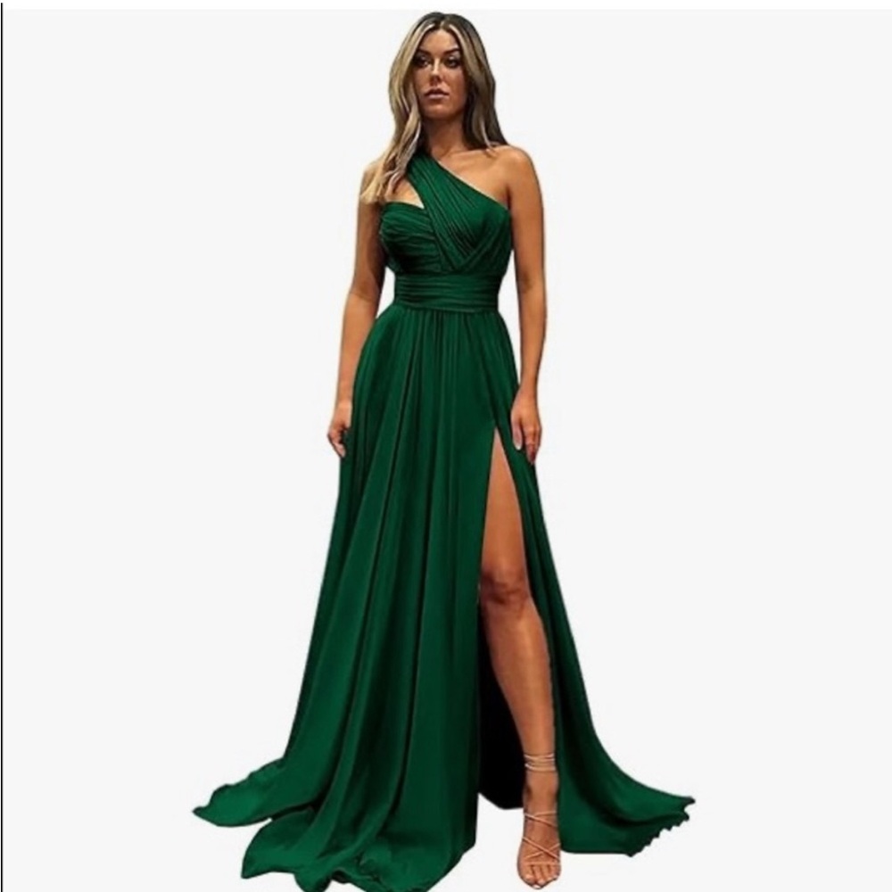 Emerald Green One-Shoulder Evening Dress